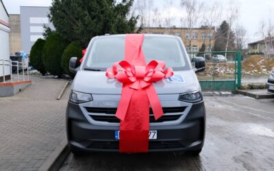 Uroczyste przekazanie busa